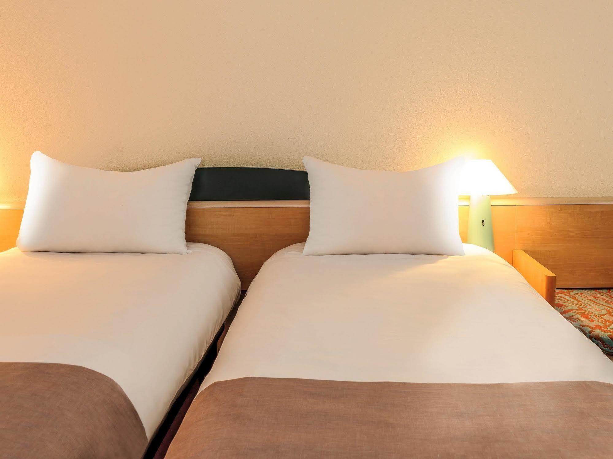 Ibis Rostock Am Stadthafen Exterior photo